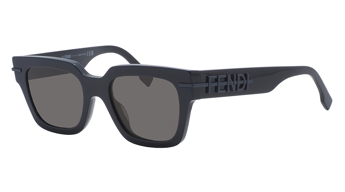 Женские солнцезащитные очки Fendi 40078I 90J фото 1