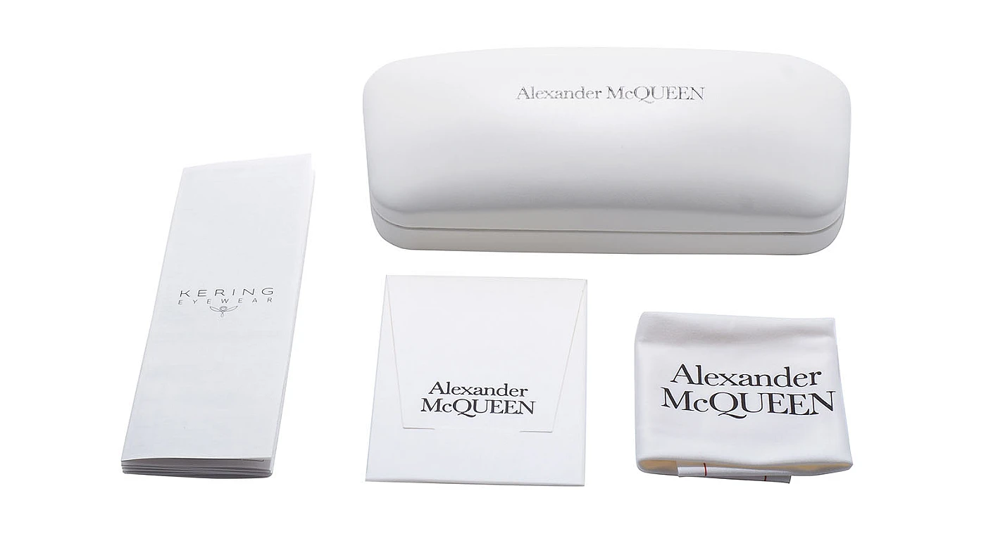 Солнцезащитные очки Alexander McQueen 0427S 001 фото 5