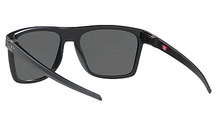 Oakley 9100 04
